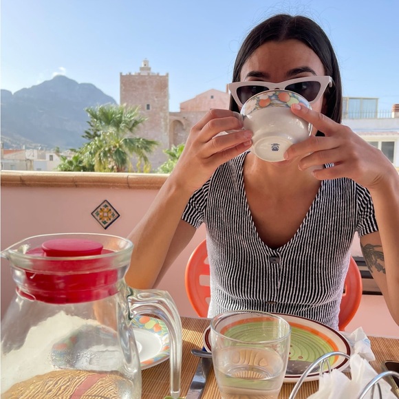 Meet your Posher, Nina - Picture 1 of 1